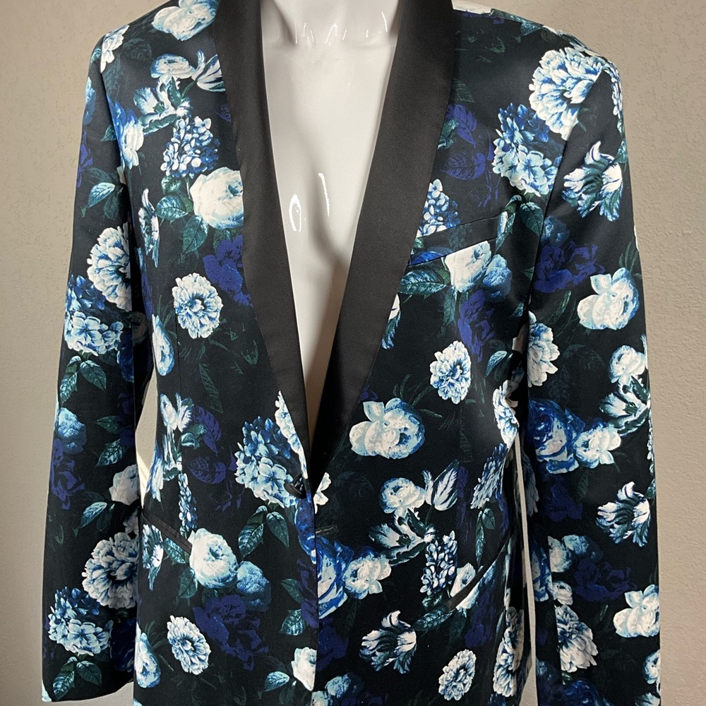 jf j.ferrar Black and Blue Floral Blazer